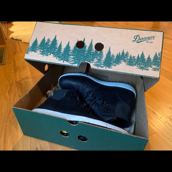 Danner Men’s high tops - Picture 5 of 6